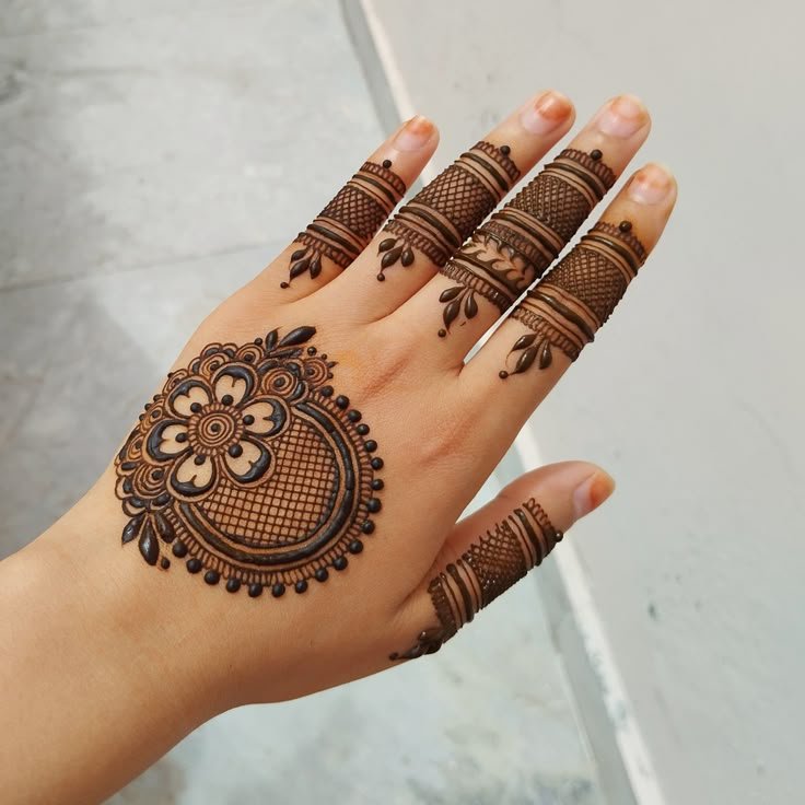 mehndi design simple