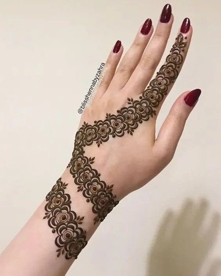 10 Best Arabic Mehndi Designs in 2025 7 arabic mehndi design,easy arabic mehndi design,stylish arabic mehndi design,simple arabic mehndi design,arabic mehndi design back hand arabic mehndi design 10 Best Arabic Mehndi Designs in 2025 arabic mehndi design