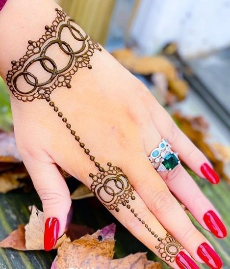 Top 10+ Engagement Bangle Mehndi Designs: Stunning Styles for Your Special Day 2 engagement bangle mehndi design,mehndi design,simple mehndi design,easy mehndi design,mehndi design photo engagement bangle mehndi design Top 10+ Engagement Bangle Mehndi Designs: Stunning Styles for Your Special Day engagement bangle mehndi design