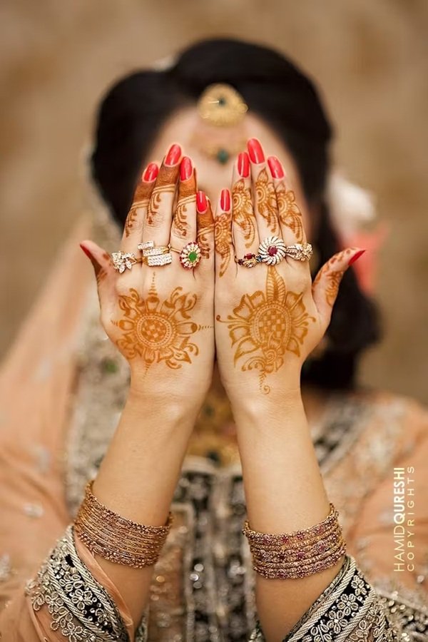 Top 10+ Engagement Bangle Mehndi Designs: Stunning Styles for Your Special Day 9 engagement bangle mehndi design,mehndi design,simple mehndi design,easy mehndi design,mehndi design photo engagement bangle mehndi design Top 10+ Engagement Bangle Mehndi Designs: Stunning Styles for Your Special Day engagement bangle mehndi design