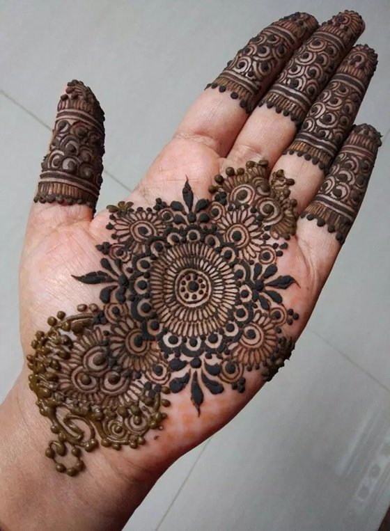 mehndi design for right hand