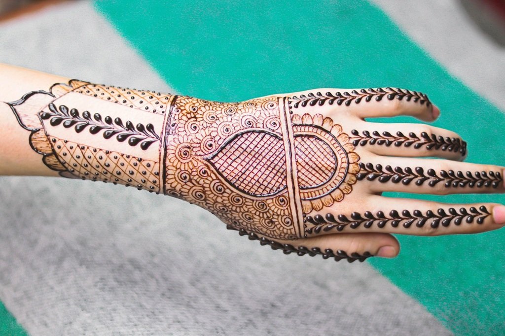 Top 10+ Royal Instagram Khafif Mehndi Designs: Latest Trendy Picks for 2025 11 royal instagram khafif mehndi design,mehndi design,simple mehndi design,arabic mehndi design,full hand mehndi design royal instagram khafif mehndi design Top 10+ Royal Instagram Khafif Mehndi Designs: Latest Trendy Picks for 2025 royal instagram khafif mehndi design