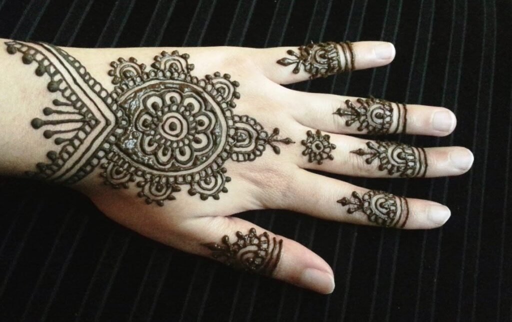 Top 10 Latest Mehndi Design for Diwali: Celebrate the Festival with Stunning Henna Art 7 latest mehndi design for diwali,diwali mehndi design latest mehndi design for diwali Top 10 Latest Mehndi Design for Diwali: Celebrate the Festival with Stunning Henna Art latest mehndi design for diwali