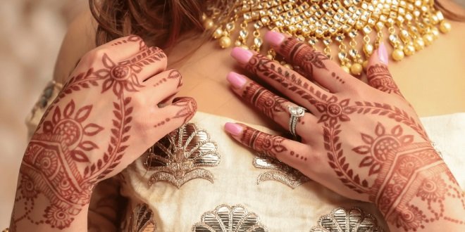 Top 10 Simple Mehndi Design Back Hand 2022 7 simple mehndi design back hand 2022,Easy back hand mehndi designs 2022,Latest back hand mehndi designs 2022,Simple Arabic mehndi design back hand,Minimal mehndi designs for back hand simple mehndi design back hand 2022 Top 10 Simple Mehndi Design Back Hand 2022 simple mehndi design back hand 2022