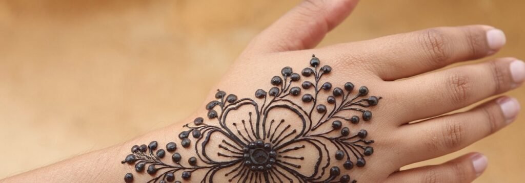 Top 10 Simple Mehndi Design Easy For Beginners and All Occasions 2 simple mehndi design easy,stylish back hand mehndi designs simple mehndi design easy Top 10 Simple Mehndi Design Easy For Beginners and All Occasions simple mehndi design easy