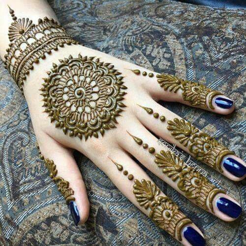 Top 10 Back Hand Mehndi Design for Karva Chauth 1 back hand mehndi design for karva chauth,modern karva chauth mehndi designs back hand mehndi design for karva chauth Top 10 Back Hand Mehndi Design for Karva Chauth back hand mehndi design for karva chauth