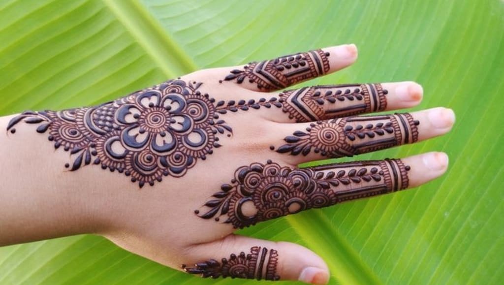 Top 10 Flower Mehndi Design Front Hand 6 flower mehndi design front hand,flower flower stylish back hand mehndi design flower mehndi design front hand Top 10 Flower Mehndi Design Front Hand flower mehndi design front hand