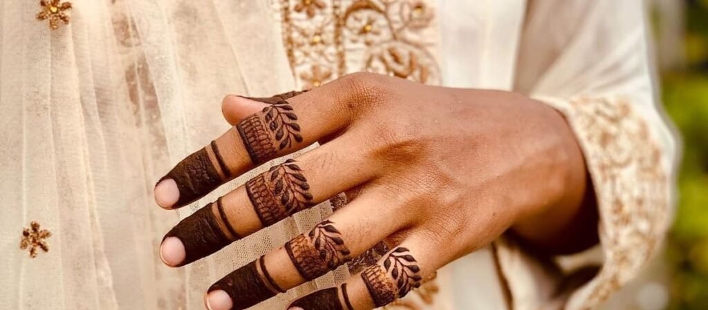 Top 10 Flower Mehndi Design Front Hand 8 flower mehndi design front hand,flower flower stylish back hand mehndi design flower mehndi design front hand Top 10 Flower Mehndi Design Front Hand flower mehndi design front hand