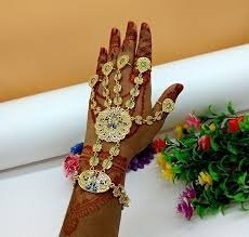 Top 10 Jewellery Mehndi Design Trends for a Stunning Bridal Look 7 jewellery mehndi design,jewellery mehndi design back hand jewellery mehndi design Top 10 Jewellery Mehndi Design Trends for a Stunning Bridal Look jewellery mehndi design