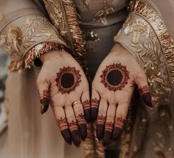 Top 10 Mehndi Design Round: Elegant Circular Patterns for Every Occasion 3 mehndi design round,mehndi design in circle mehndi design round Top 10 Mehndi Design Round: Elegant Circular Patterns for Every Occasion mehndi design round