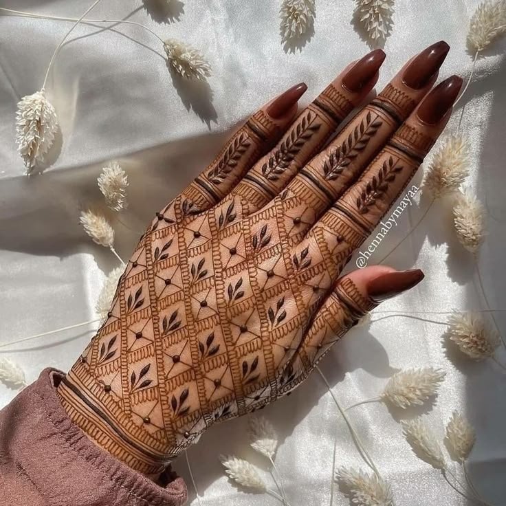 Top 10 Simple Back Checks Mehndi Design for a Stunning Look 5 simple back checks mehndi design simple back checks mehndi design Top 10 Simple Back Checks Mehndi Design for a Stunning Look simple back checks mehndi design
