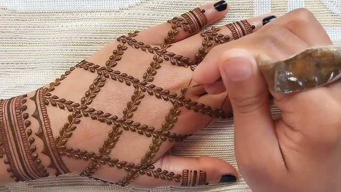 Top 10 Simple Back Checks Mehndi Design for a Stunning Look 6 simple back checks mehndi design simple back checks mehndi design Top 10 Simple Back Checks Mehndi Design for a Stunning Look simple back checks mehndi design
