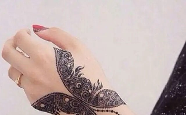 Top 10 Simple Easy Simple Back Side Mehndi Design Ideas 9 simple easy simple back side mehndi design,easy arabic mehndi design back side,easy back hand mehndi design,simple mehndi design for back hand,stylish back side mehndi design simple easy simple back side mehndi design Top 10 Simple Easy Simple Back Side Mehndi Design Ideas simple easy simple back side mehndi design