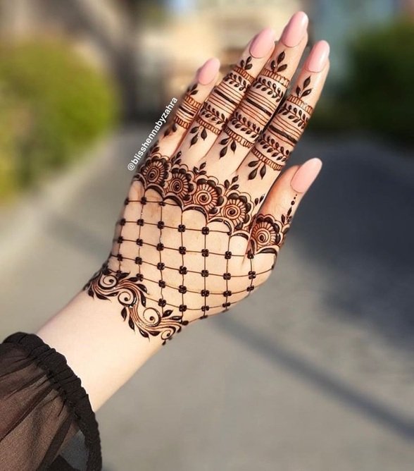 short hand mehndi design
