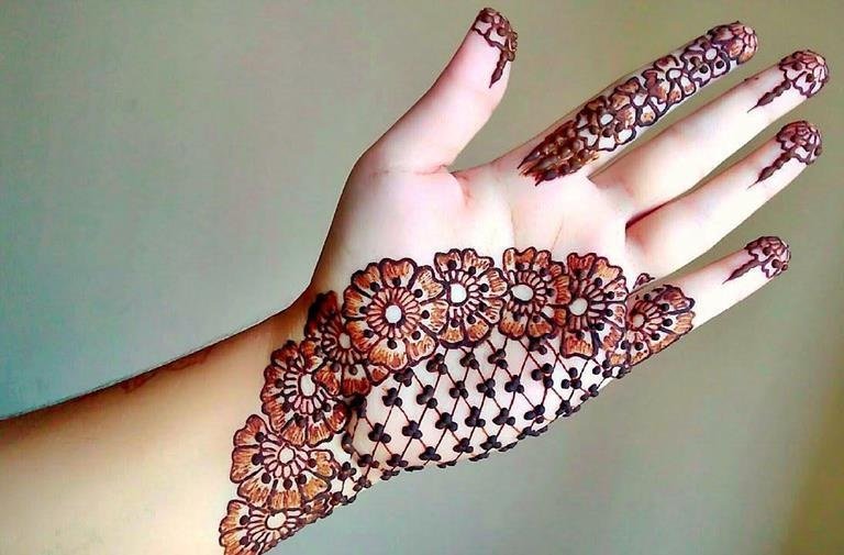 Top 10 Mehndi Design Back Hand Easy – Stunning Yet Simple Designs to Try 4 mehndi design back hand easy,mehndi design simple back hand,simple mehndi design back hand easy,stylish mehndi design back hand easy,bridal mehndi design back hand easy mehndi design back hand easy Top 10 Mehndi Design Back Hand Easy – Stunning Yet Simple Designs to Try mehndi design back hand easy