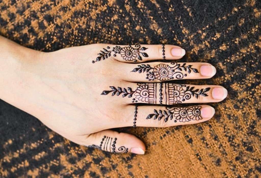 Top 10 Right Hand Back Side Mehndi Design: Trending Mehndi Ideas for Every Occasion 5 right hand back side mehndi design,right hand mehndi design simple right hand back side mehndi design Top 10 Right Hand Back Side Mehndi Design: Trending Mehndi Ideas for Every Occasion right hand back side mehndi design