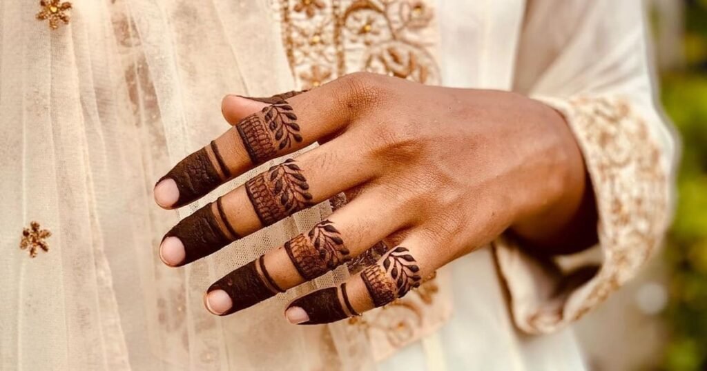 Top 10 Mehndi Design Simple and Beautiful Front Hand 3 mehndi design simple and beautiful front hand,front hand simple mehndi design mehndi design simple and beautiful front hand Top 10 Mehndi Design Simple and Beautiful Front Hand mehndi design simple and beautiful front hand