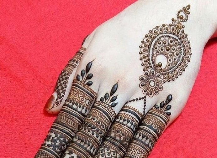 Top 10 Mehndi Design Simple and Beautiful Front Hand 6 mehndi design simple and beautiful front hand,front hand simple mehndi design mehndi design simple and beautiful front hand Top 10 Mehndi Design Simple and Beautiful Front Hand mehndi design simple and beautiful front hand