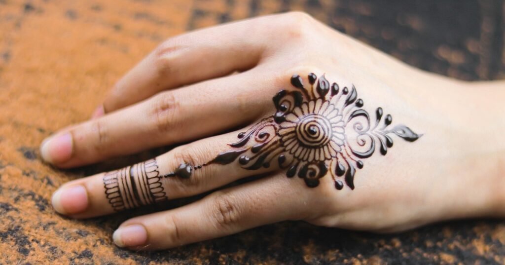 Top 10 Simple Unique Finger Mehndi Design 3 simple unique finger mehndi design,stylish finger mehndi design simple unique finger mehndi design Top 10 Simple Unique Finger Mehndi Design simple unique finger mehndi design