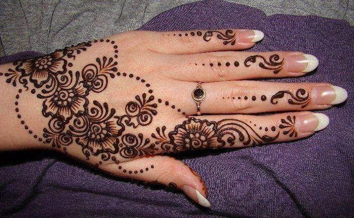 Top 10 Checks Mehndi Design: A Beautiful Fusion of Geometry and Tradition 2 checks mehndi design,grid mehndi design,net mehndi pattern,square mehndi design,chessboard mehndi design checks mehndi design Top 10 Checks Mehndi Design: A Beautiful Fusion of Geometry and Tradition checks mehndi design