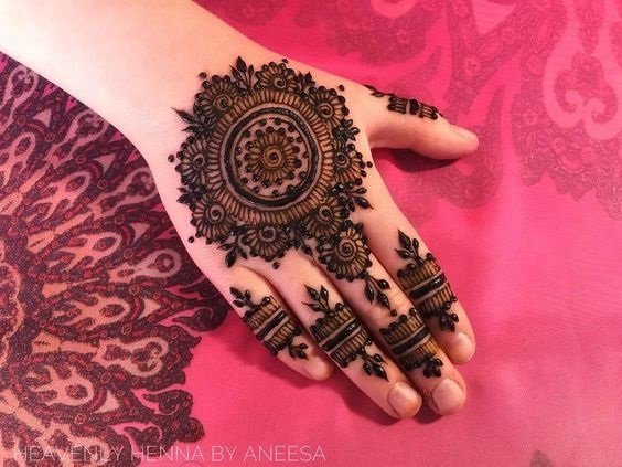 Top 10 Mehndi Design Round Shape: Embrace Traditional Elegance with a Modern Twist 5 mehndi design round shape,circle mehndi design back hand mehndi design round shape Top 10 Mehndi Design Round Shape: Embrace Traditional Elegance with a Modern Twist mehndi design round shape