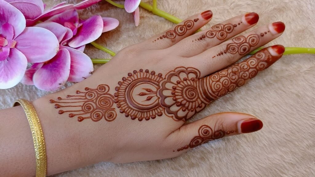 Top 10 Round Shape Back Hand Mehndi Flower Designs 6 round shape back hand mehndi flower design,circle mehndi design back hand round shape back hand mehndi flower design Top 10 Round Shape Back Hand Mehndi Flower Designs round shape back hand mehndi flower design