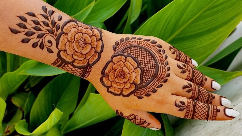 Top 10 Round Shape Back Hand Mehndi Flower Designs 7 round shape back hand mehndi flower design,circle mehndi design back hand round shape back hand mehndi flower design Top 10 Round Shape Back Hand Mehndi Flower Designs round shape back hand mehndi flower design