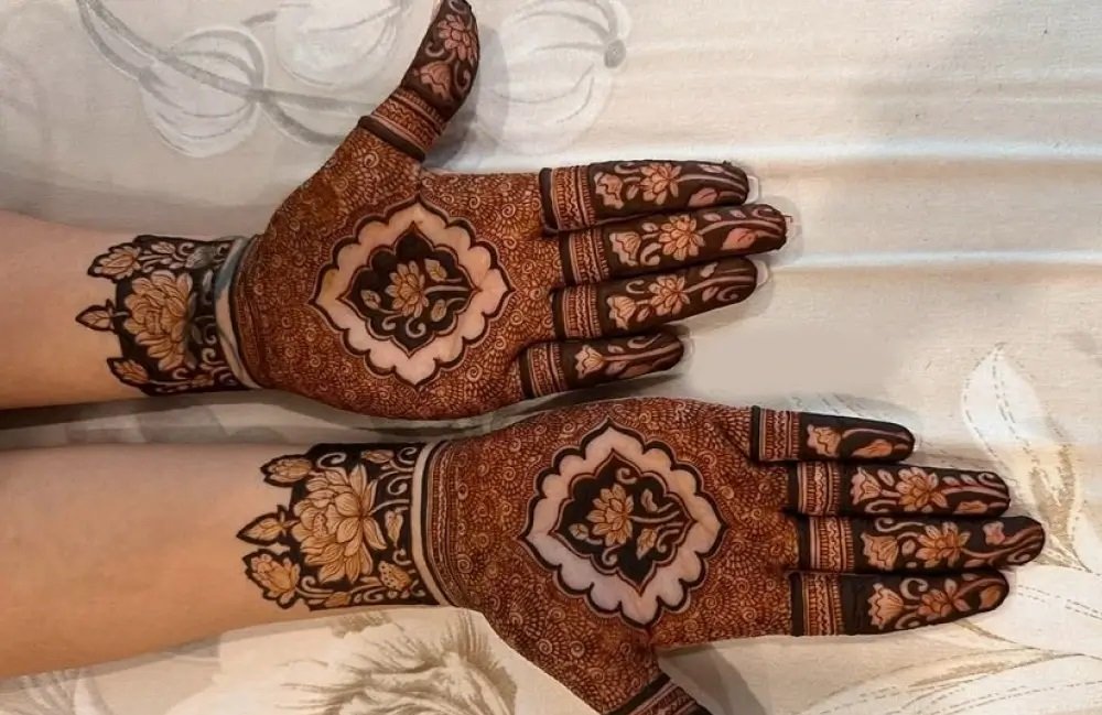 Top 10 Stylish Patch Mehndi Design: Trendy & Elegant Picks for Every Occasion 6 stylish patch mehndi design,modern patch mehndi design,trendy patch mehndi design,simple patch mehndi design,back hand patch mehndi design stylish patch mehndi design Top 10 Stylish Patch Mehndi Design: Trendy & Elegant Picks for Every Occasion stylish patch mehndi design