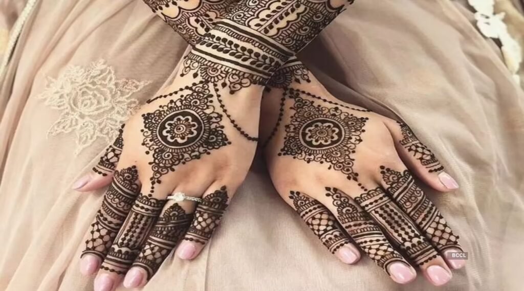Top 10 Bail Royal Front Hand Mehndi Design 2 bail royal front hand mehndi design,mehandi bel design bail royal front hand mehndi design Top 10 Bail Royal Front Hand Mehndi Design bail royal front hand mehndi design