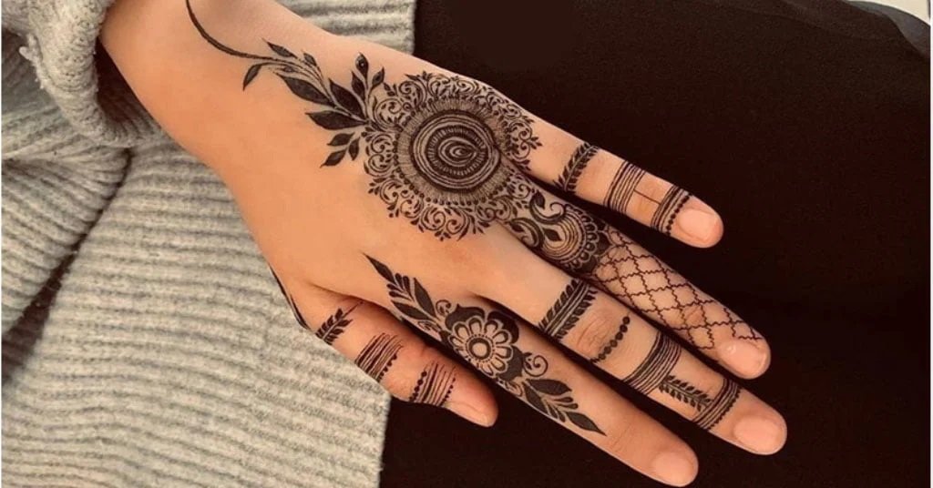 Top 10 Back Hand Side Mehndi Design 7 back hand side mehndi design,simple mehndi design back hand back hand side mehndi design Top 10 Back Hand Side Mehndi Design back hand side mehndi design