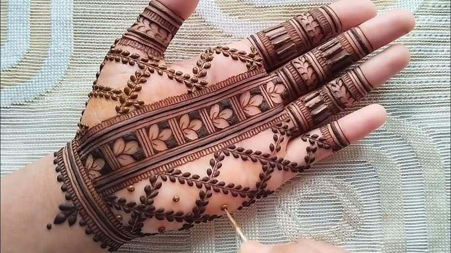Top 10 Mehndi Design in Front Hand – Elegant Styles for Every Occasion 2 mehndi design in front hand,front hand mehndi design mehndi design in front hand Top 10 Mehndi Design in Front Hand – Elegant Styles for Every Occasion mehndi design in front hand