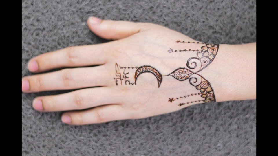Top 10 Mehndi Design Girl Photo Simple – Elegant & Easy Styles for Every Occasion 7 mehndi design girl photo simple,girls mehndi design mehndi design girl photo simple Top 10 Mehndi Design Girl Photo Simple – Elegant & Easy Styles for Every Occasion mehndi design girl photo simple