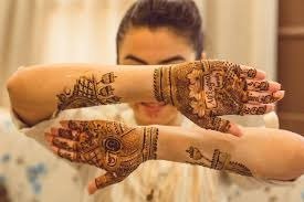 Top 10 Figure Mehndi Design: Artistic Styles for Hands 3 figure mehndi design,Bridal figure mehndi design,Figure mehndi design for hands,Royal figure mehndi patterns,Traditional figure mehndi art figure mehndi design Top 10 Figure Mehndi Design: Artistic Styles for Hands figure mehndi design