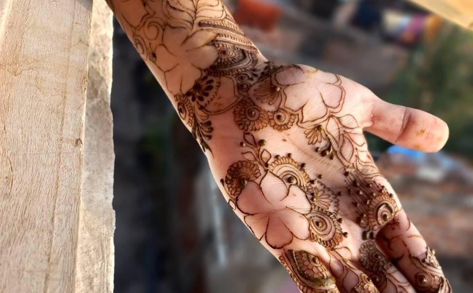 easy mehndi phool design