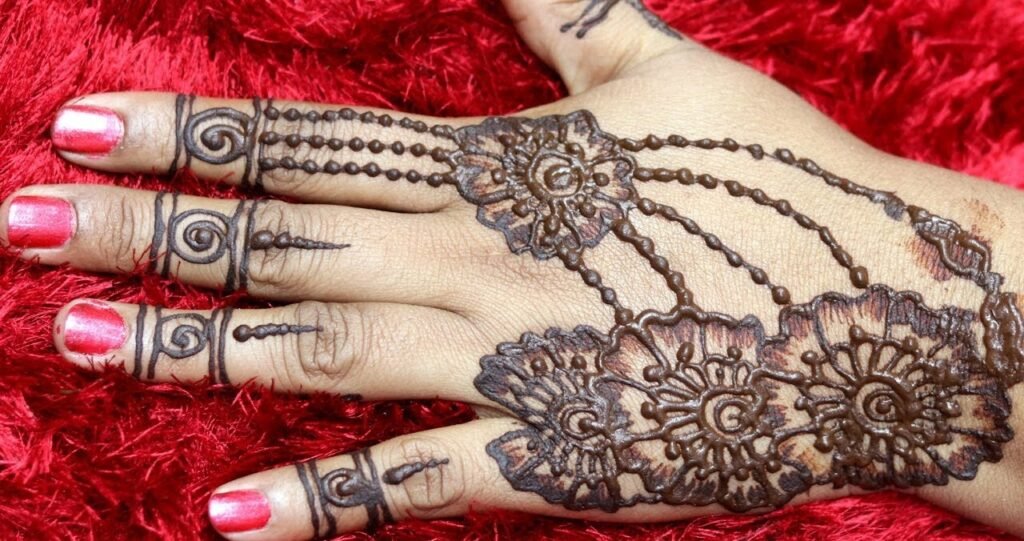 easy mehndi phool design