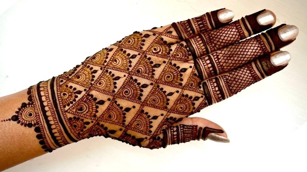 Top 10 Back Hand Mehndi Design Bridal Easy 10 back hand mehndi design bridal easy,bridal stylish mehndi back hand mehndi design back hand mehndi design bridal easy Top 10 Back Hand Mehndi Design Bridal Easy back hand mehndi design bridal easy