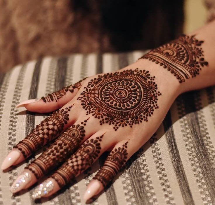 Top 10 Stylish Half Hand Mehndi Design: A Perfect Blend of Elegance and Tradition 3 stylish half hand mehndi design,half hand mehndi design simple stylish half hand mehndi design Top 10 Stylish Half Hand Mehndi Design: A Perfect Blend of Elegance and Tradition stylish half hand mehndi design