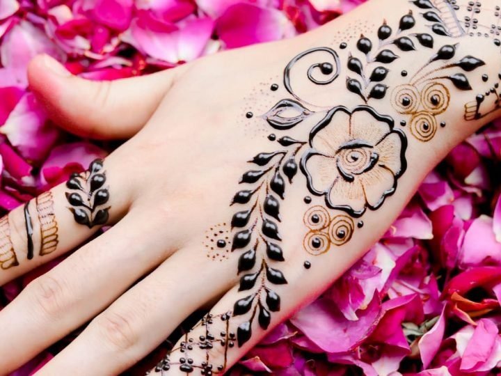 Top 10 Bridal Stylish Mehndi Back Hand Mehndi Design 8 bridal stylish mehndi back hand mehndi design,back hand bridal mehndi design bridal stylish mehndi back hand mehndi design Top 10 Bridal Stylish Mehndi Back Hand Mehndi Design bridal stylish mehndi back hand mehndi design