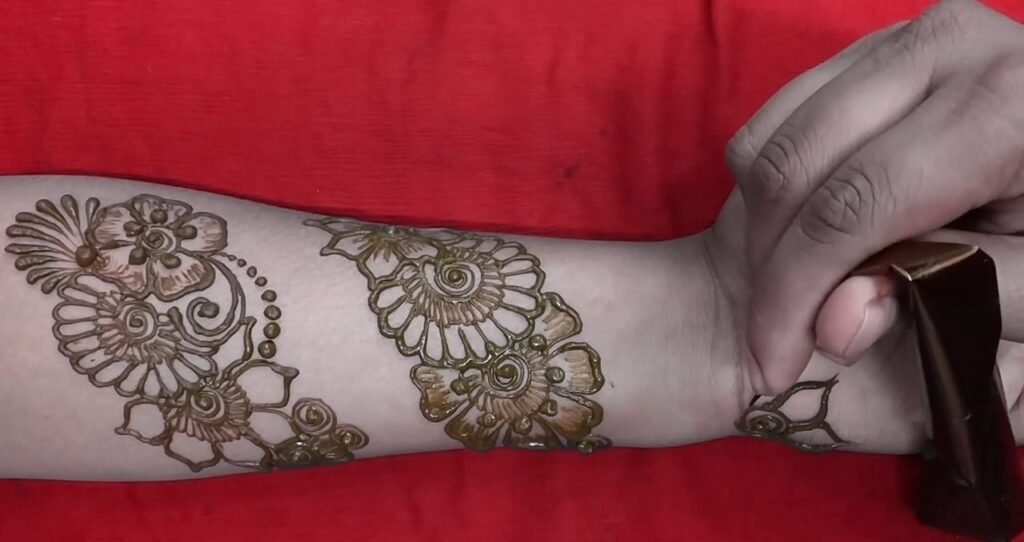 Top 10 Beautiful Bangle Mehndi Designs: Elegant Circles of Art for Every Occasion 1 beautiful bangle mehndi design,simple bangle mehndi design for hands,latest bangle mehndi design for girls,elegant bangle mehndi pattern,stylish bangle mehndi design ideas beautiful bangle mehndi design Top 10 Beautiful Bangle Mehndi Designs: Elegant Circles of Art for Every Occasion beautiful bangle mehndi design