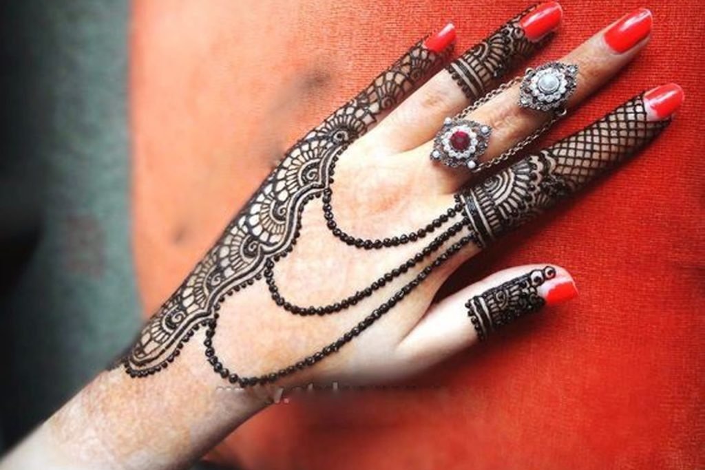 Top 10 Mehndi Design for Engagement: Elegant and Trendy Styles for Brides-to-Be 5 mehndi design for engagement,engagement mehendi designs mehndi design for engagement Top 10 Mehndi Design for Engagement: Elegant and Trendy Styles for Brides-to-Be mehndi design for engagement